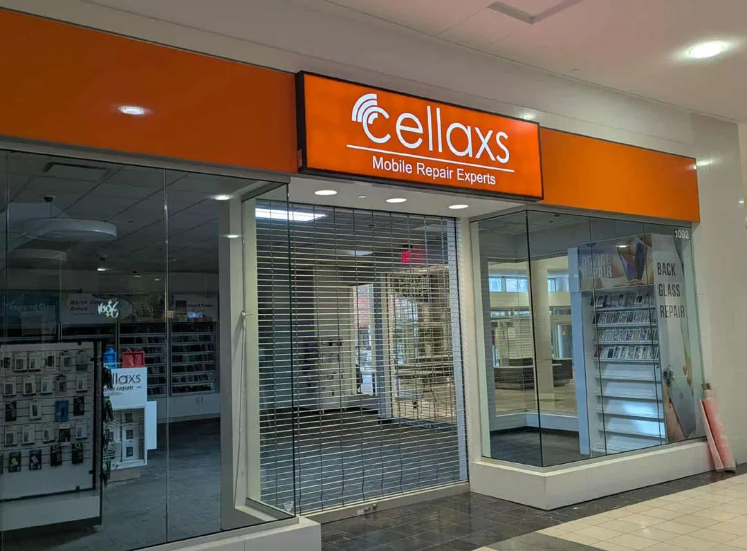 Mall storefront lit letters for Cellaxs